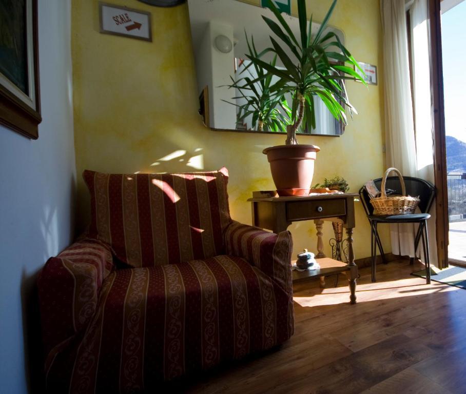 קסטיונה דלה פרסולאנה B&B Edelweiss מראה חיצוני תמונה