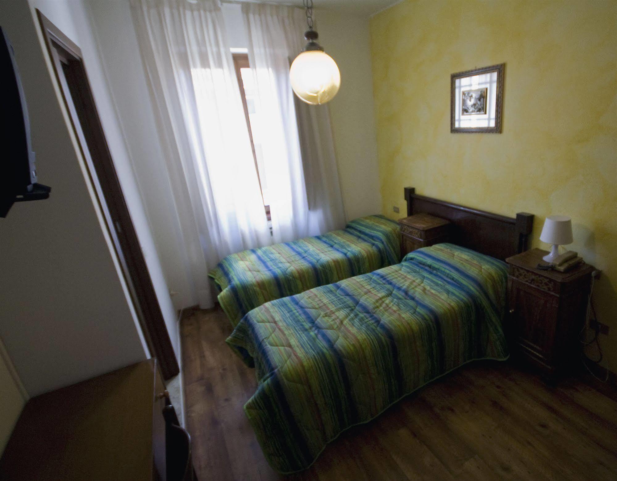 קסטיונה דלה פרסולאנה B&B Edelweiss מראה חיצוני תמונה