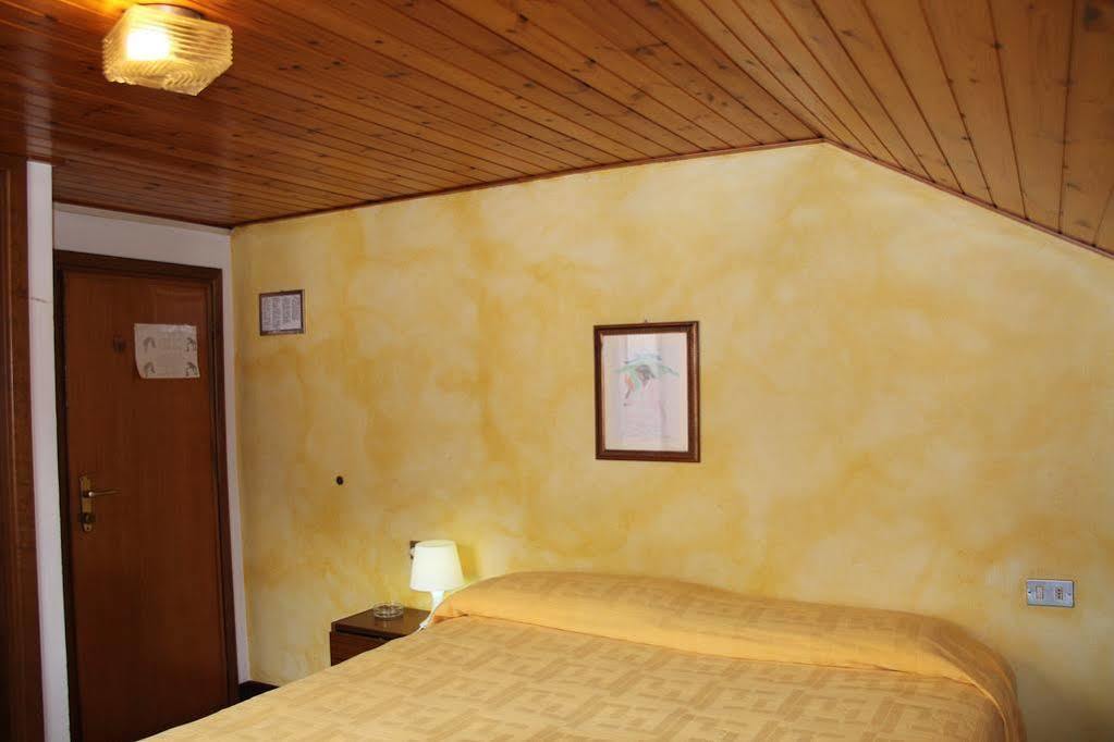 קסטיונה דלה פרסולאנה B&B Edelweiss מראה חיצוני תמונה