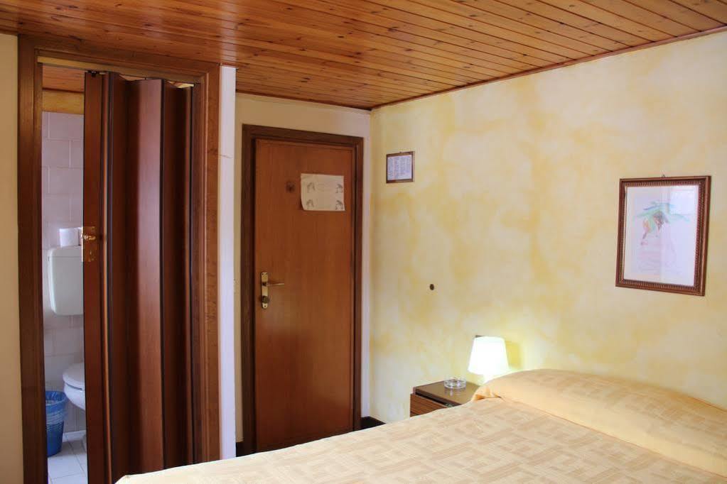 קסטיונה דלה פרסולאנה B&B Edelweiss מראה חיצוני תמונה